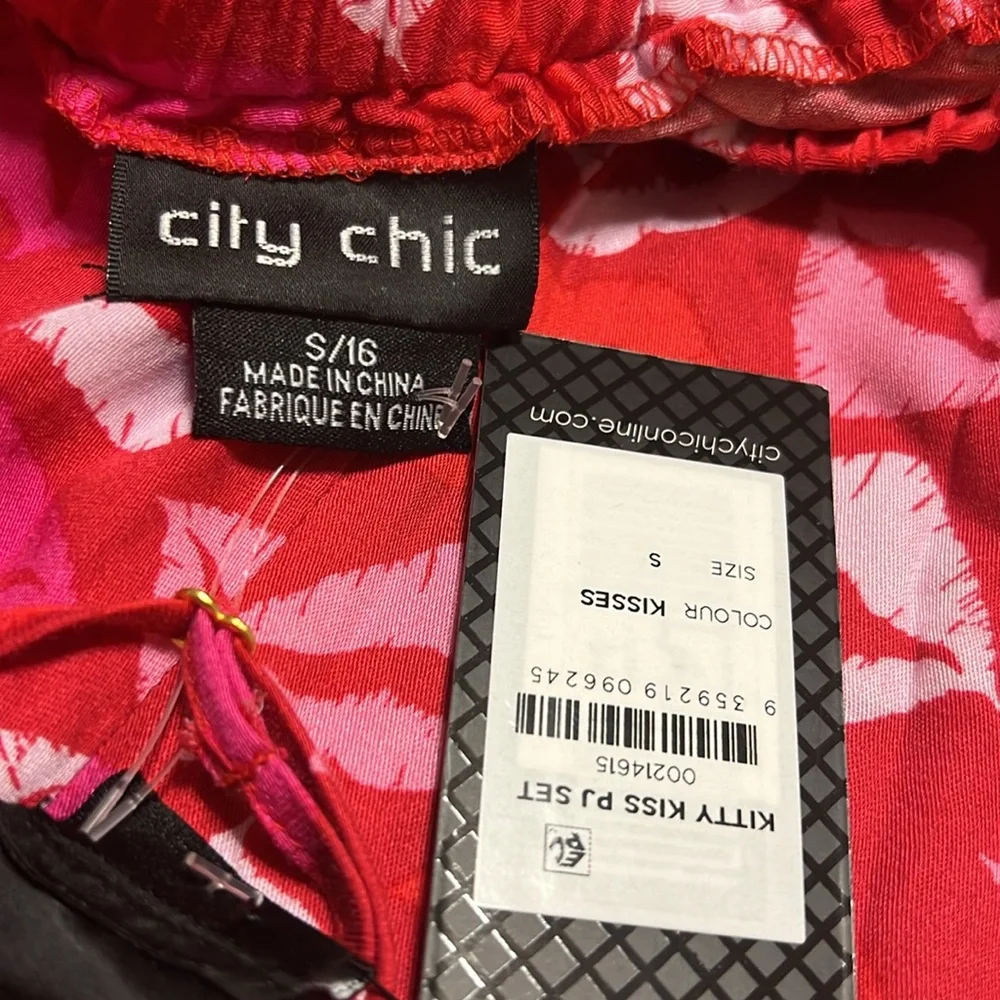 City Chic Kitty kiss pj set women plus size, size S/16 red NWT
